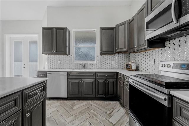 7043 Brazil CIR, Labelle, FL 33935