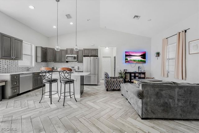 7043 Brazil CIR, Labelle, FL 33935