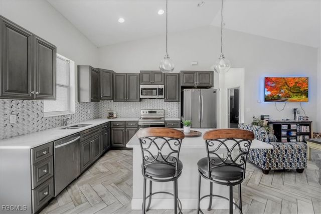 7043 Brazil CIR, Labelle, FL 33935