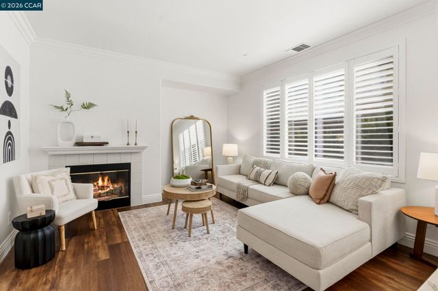 561 Young Dr, Brentwood, CA 94513