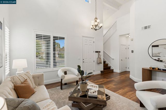 561 Young Dr, Brentwood, CA 94513