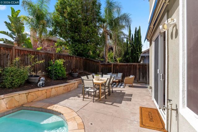 561 Young Dr, Brentwood, CA 94513