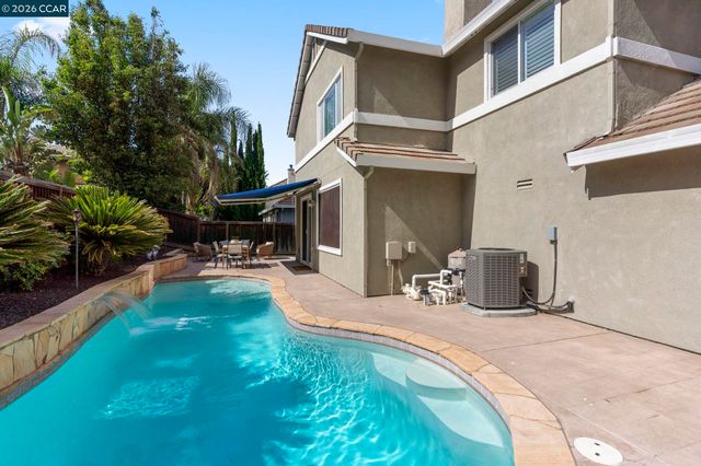 561 Young Dr, Brentwood, CA 94513