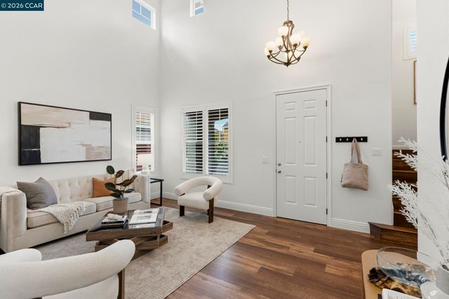 561 Young Dr, Brentwood, CA 94513