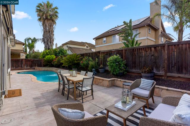 561 Young Dr, Brentwood, CA 94513