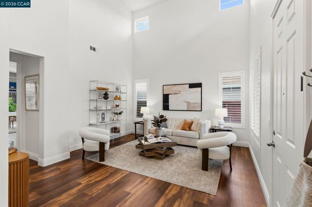561 Young Dr, Brentwood, CA 94513