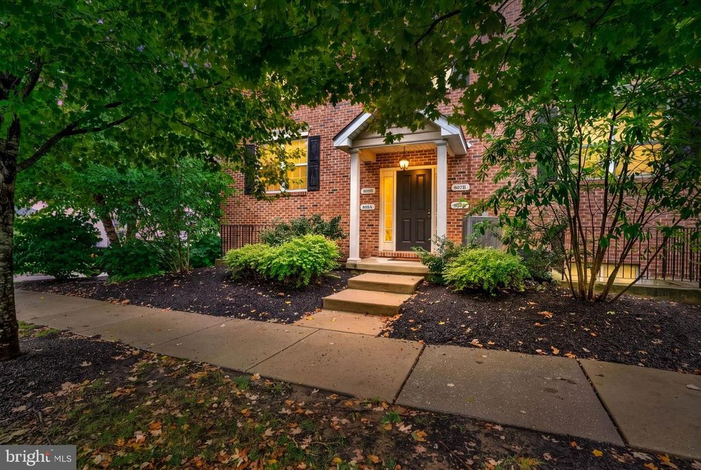 807 SPRING MILL AVE #B, CONSHOHOCKEN, PA 19428 — photo 3