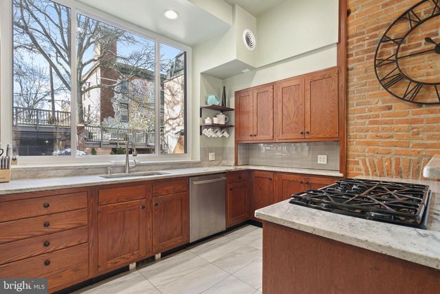 614 S 10TH ST, Philadelphia, PA 19147