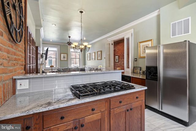 614 S 10TH ST, Philadelphia, PA 19147