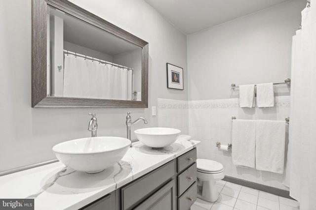 614 S 10TH ST, Philadelphia, PA 19147