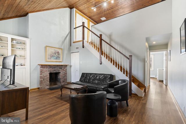 614 S 10TH ST, Philadelphia, PA 19147