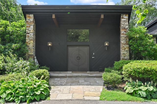 37 Sarles Street, Armonk, NY 10504