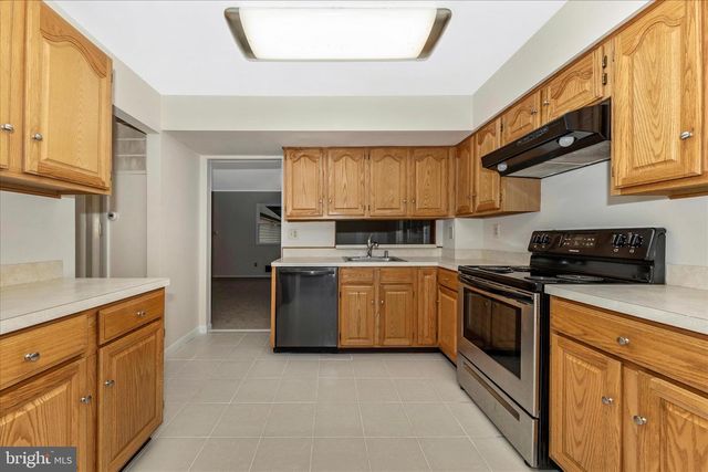 2765 LOCH HAVEN DR, Ijamsville, MD 21754