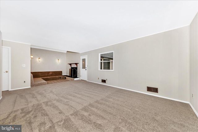 2765 LOCH HAVEN DR, Ijamsville, MD 21754