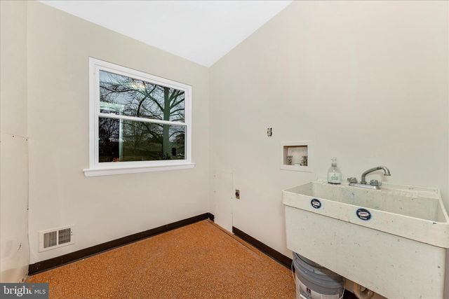 2765 LOCH HAVEN DR, Ijamsville, MD 21754