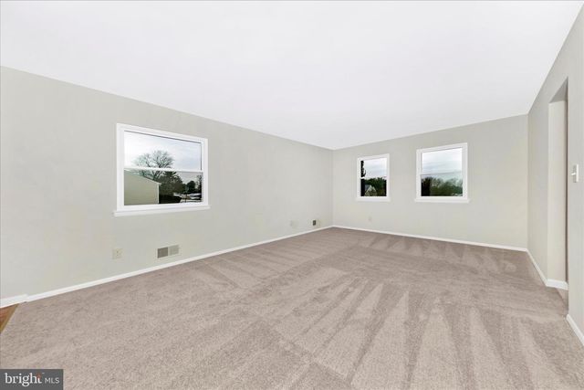 2765 LOCH HAVEN DR, Ijamsville, MD 21754