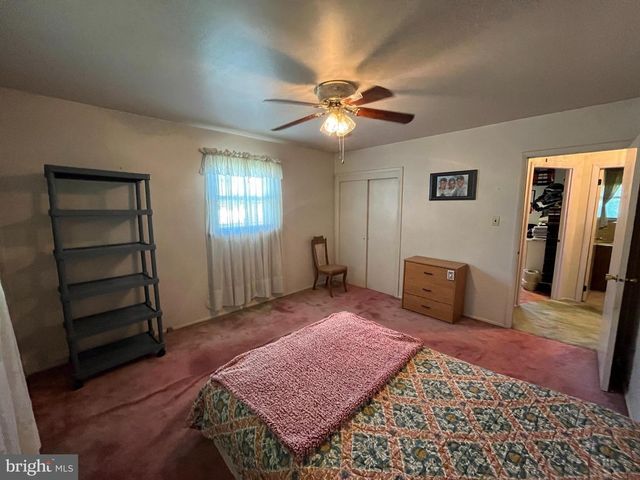606 HAMILTON DR, Cinnaminson, NJ 08077