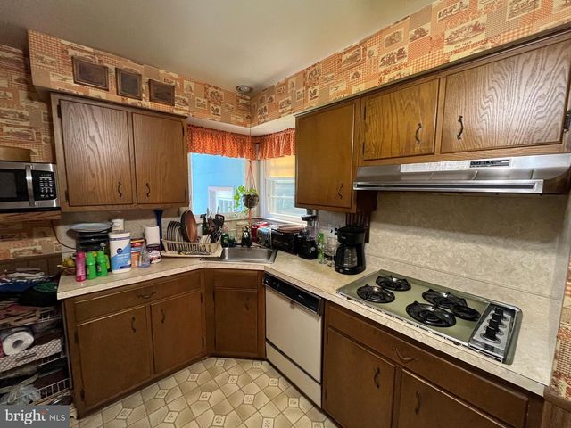 606 HAMILTON DR, Cinnaminson, NJ 08077