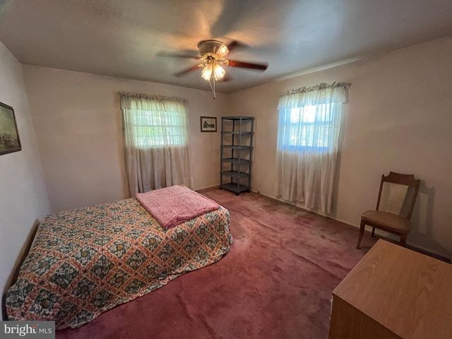 606 HAMILTON DR, Cinnaminson, NJ 08077