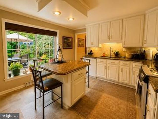 808 MANDY LN, Camp Hill, PA 17011
