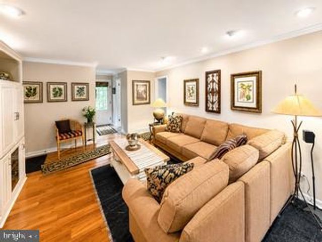 808 MANDY LN, Camp Hill, PA 17011