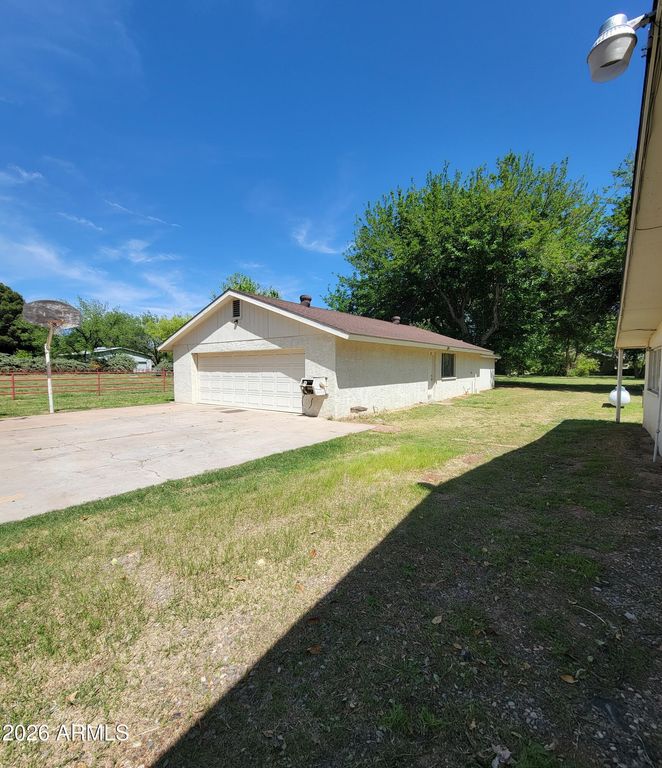 Image 7 of property listing at 93 N BLACK BRIDGE Road, Camp Verde, AZ 86322