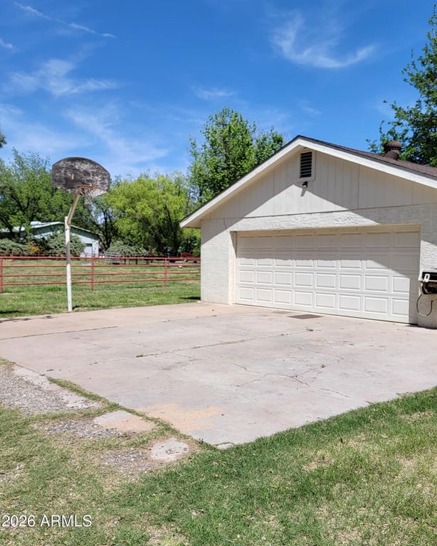 Image 8 of property listing at 93 N BLACK BRIDGE Road, Camp Verde, AZ 86322