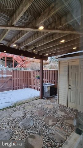 13111 SHADOWBROOK LN, Fairfax, VA 22033