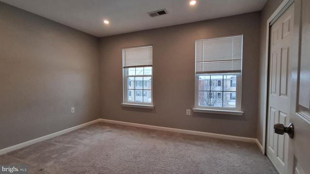 13111 SHADOWBROOK LN, Fairfax, VA 22033