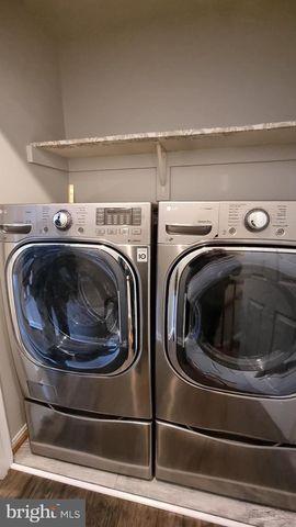 13111 SHADOWBROOK LN, Fairfax, VA 22033