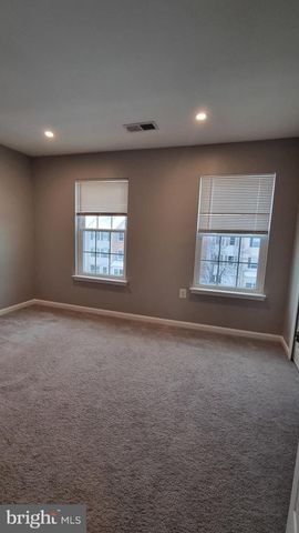 13111 SHADOWBROOK LN, Fairfax, VA 22033