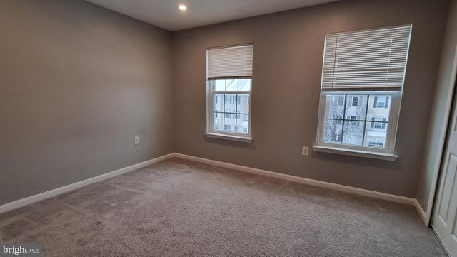 13111 SHADOWBROOK LN, Fairfax, VA 22033