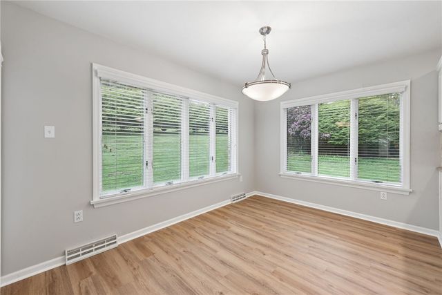 1005 Fairway Oaks Dr, Hempfield Twp, PA 15644