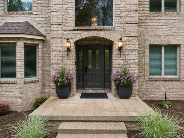 1005 Fairway Oaks Dr, Hempfield Twp, PA 15644