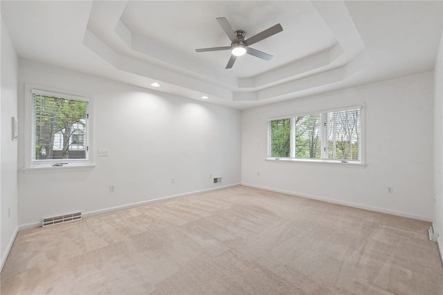 1005 Fairway Oaks Dr, Hempfield Twp, PA 15644