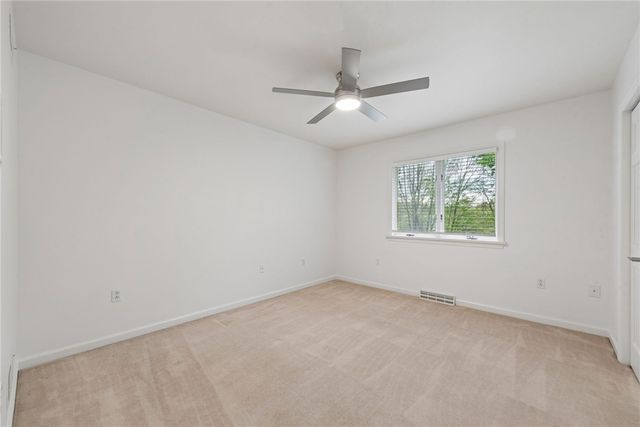 1005 Fairway Oaks Dr, Hempfield Twp, PA 15644
