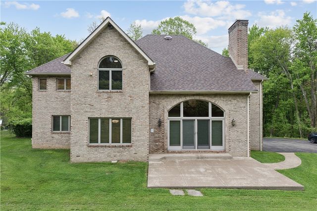 1005 Fairway Oaks Dr, Hempfield Twp, PA 15644