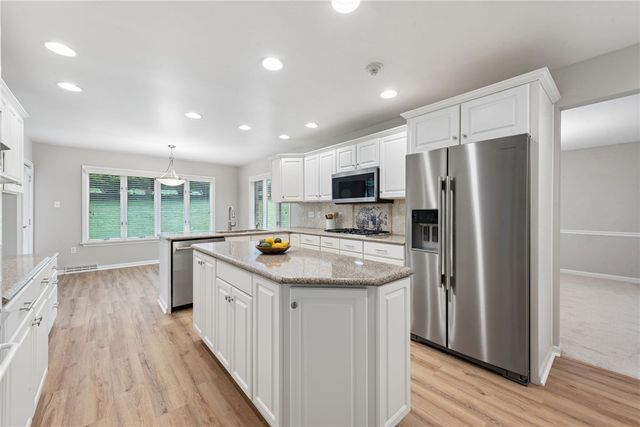 1005 Fairway Oaks Dr, Hempfield Twp, PA 15644