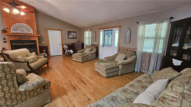 668 Bull River Run Rd, Grantsville, WV 26147