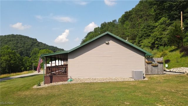 668 Bull River Run Rd, Grantsville, WV 26147