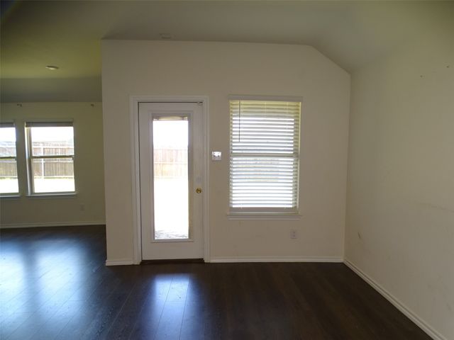 1214 Canterbury Lane, Ennis, TX 75119