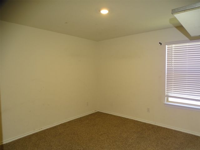 1214 Canterbury Lane, Ennis, TX 75119