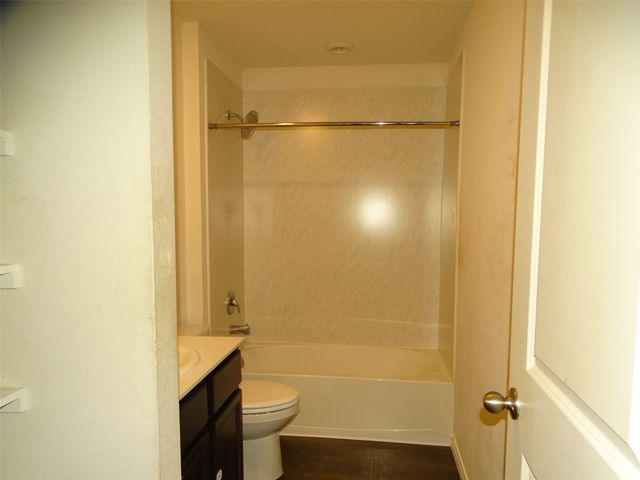1214 Canterbury Lane, Ennis, TX 75119