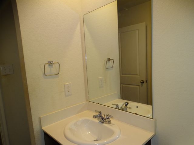 1214 Canterbury Lane, Ennis, TX 75119