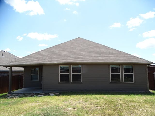 1214 Canterbury Lane, Ennis, TX 75119