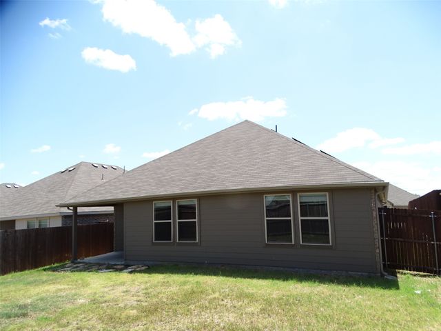 1214 Canterbury Lane, Ennis, TX 75119