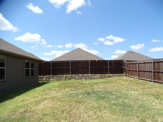 1214 Canterbury Lane, Ennis, TX 75119