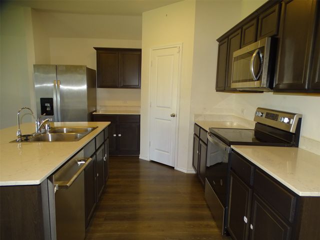 1214 Canterbury Lane, Ennis, TX 75119