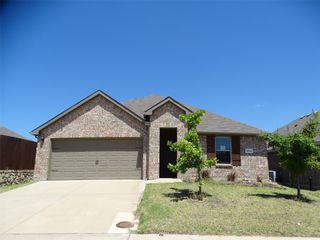 1214 Canterbury Lane, Ennis, TX 75119