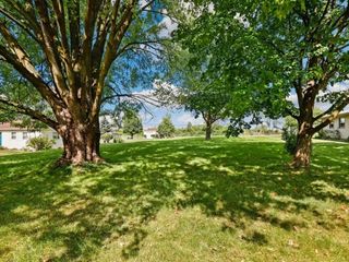 440 Woodlyn Drive, Aurora, IL 60505